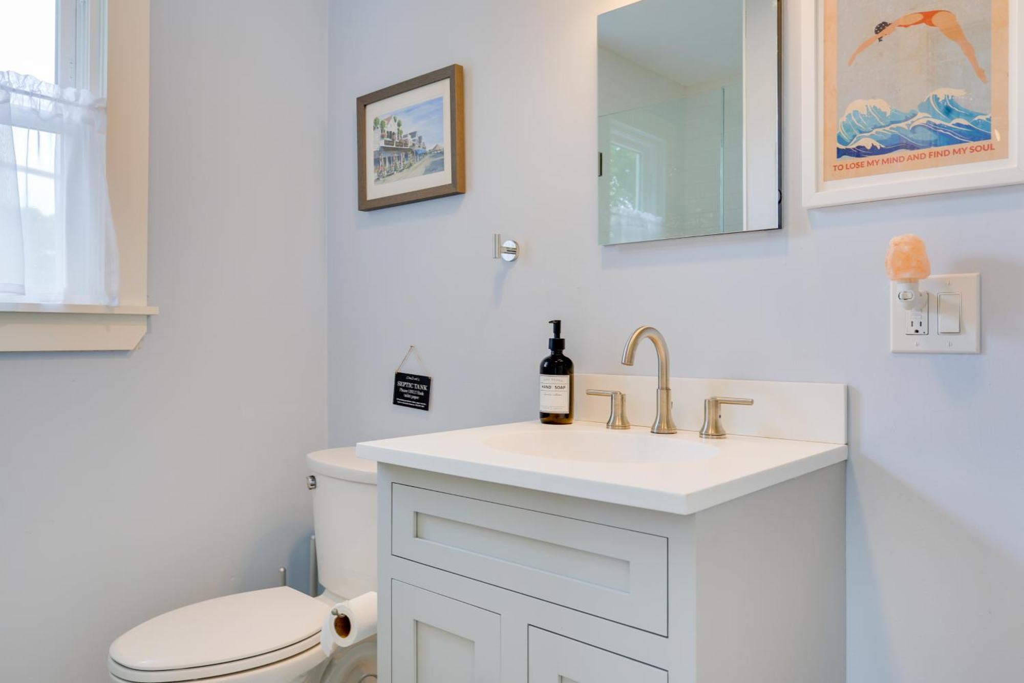 Cozy Narragansett Cottage With Dock And Outdoor Shower Екстериор снимка